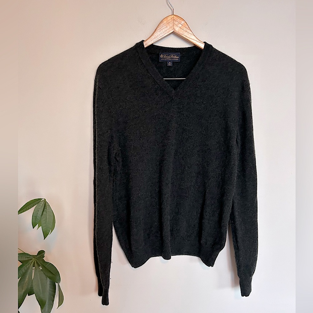 Brooks Brothers 2-Ply Cashmere V-Neck Sweater Made in Italy Charcoal Grey Size M